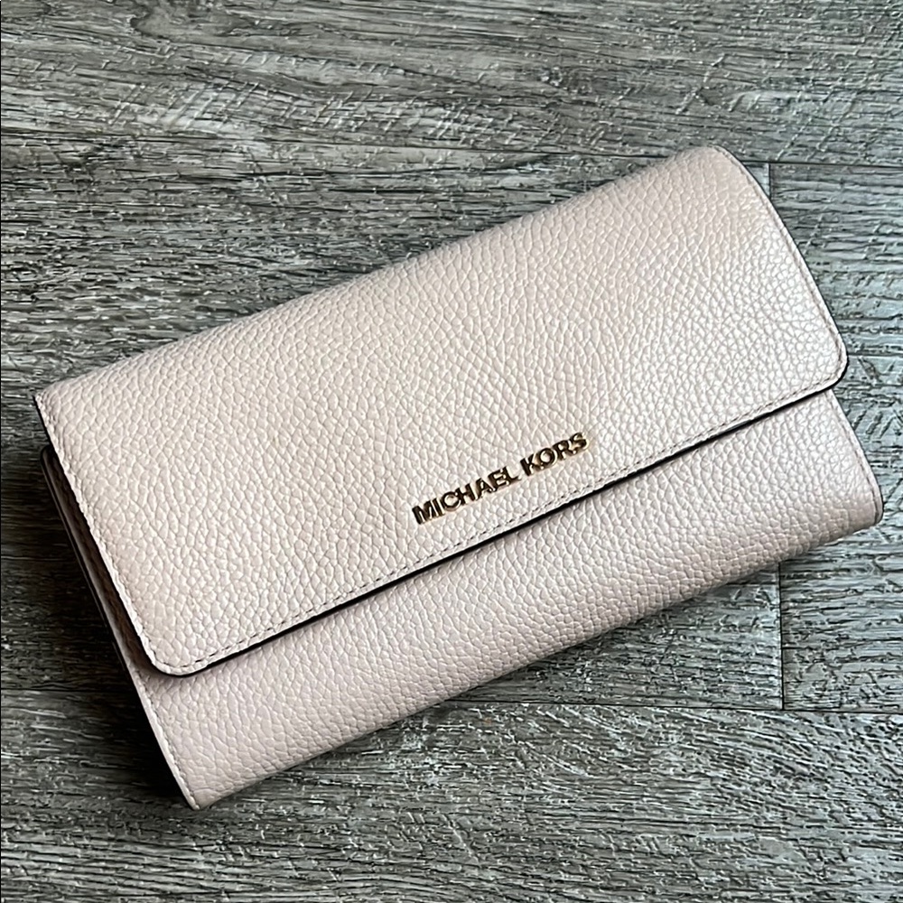 Michael Kors Blush Wallet